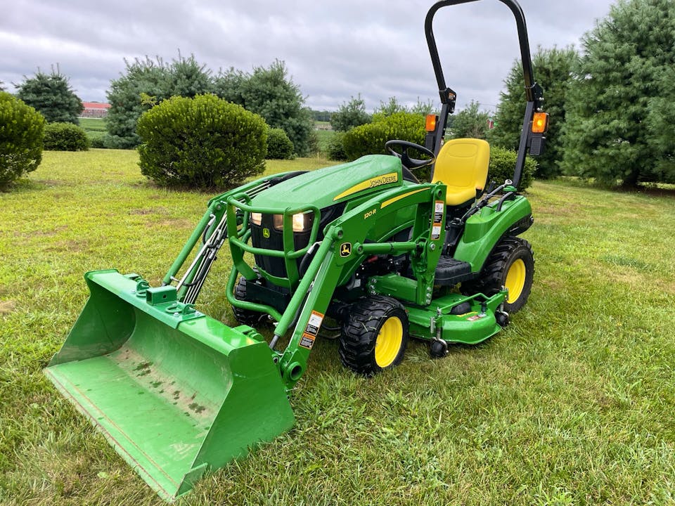 John Deere 1023E