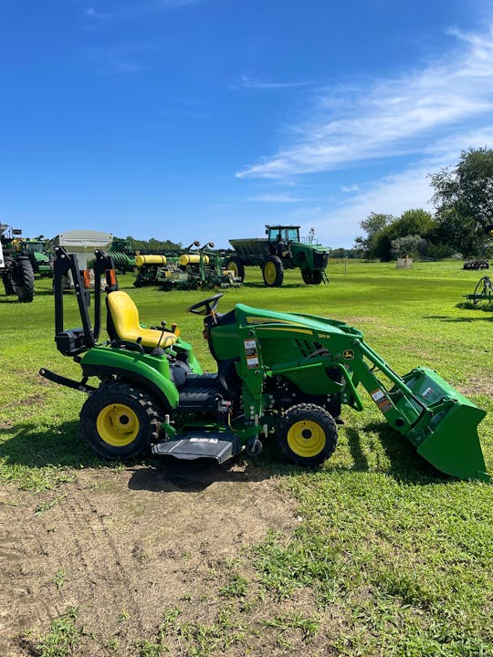 John Deere 1023E