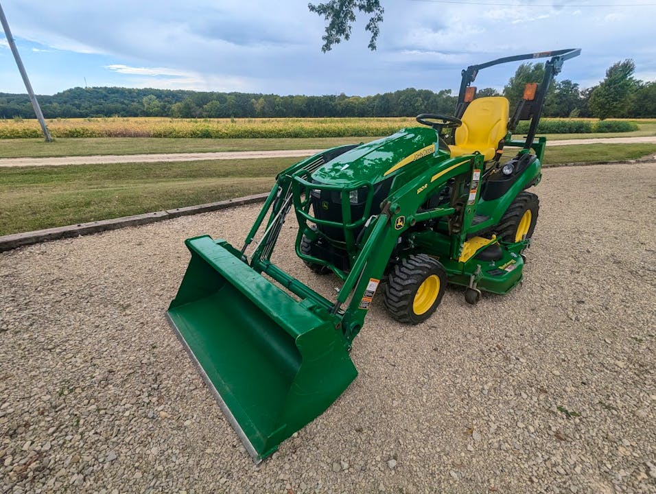 John Deere 1025R
