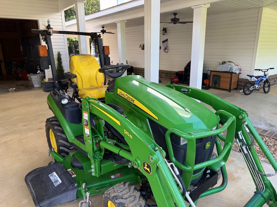 John Deere 1025R