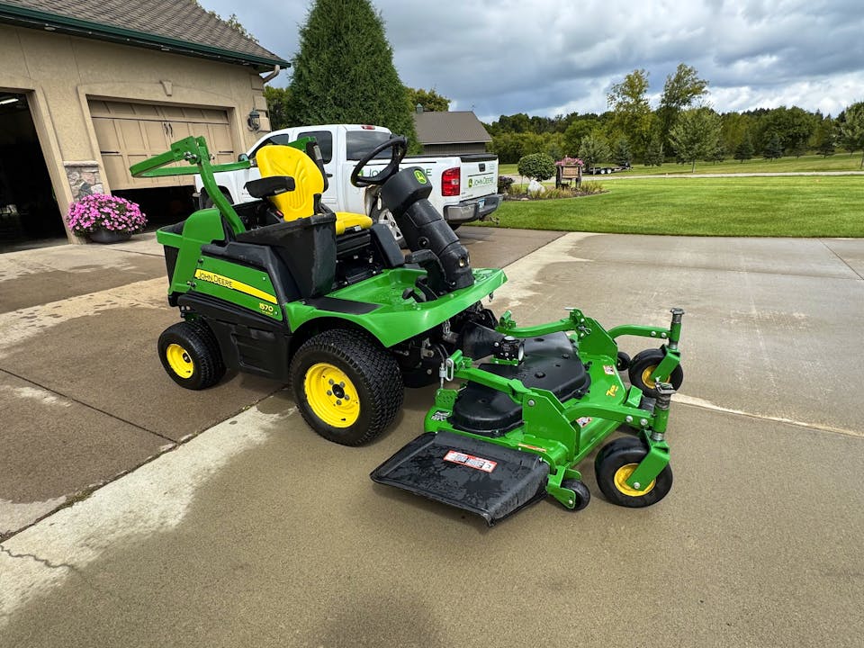John Deere 1570