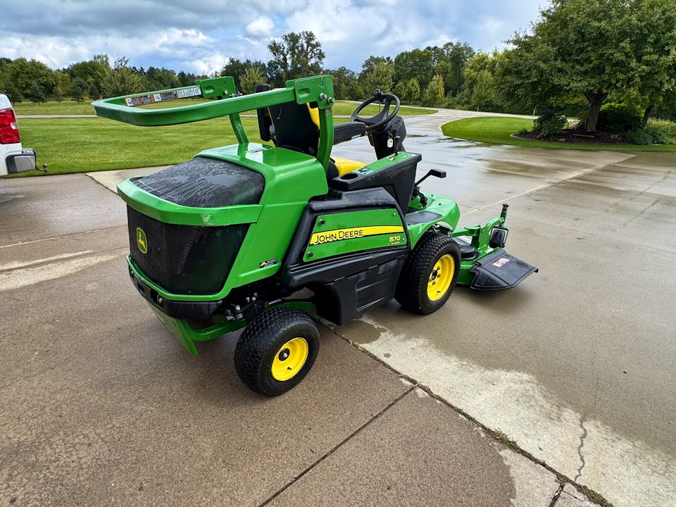 John Deere 1570