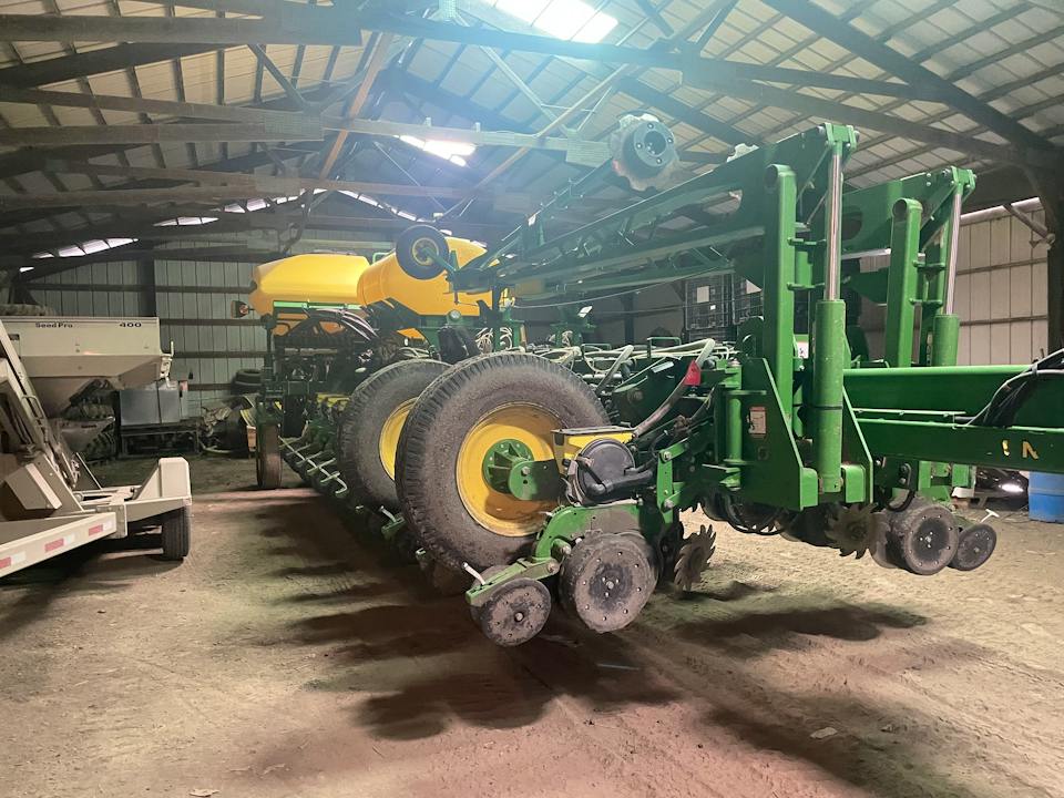 John Deere 1775NT