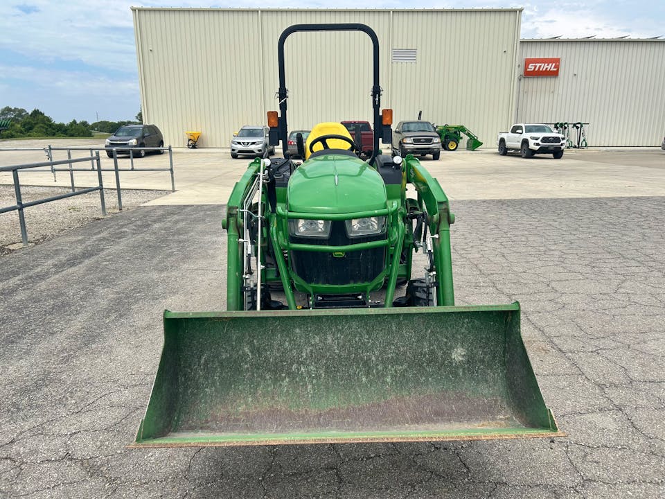 John Deere 2038R