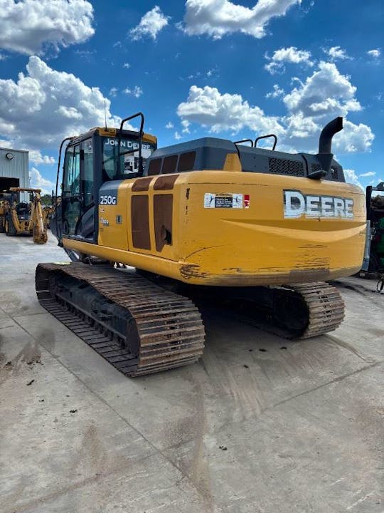 John Deere 250GLC