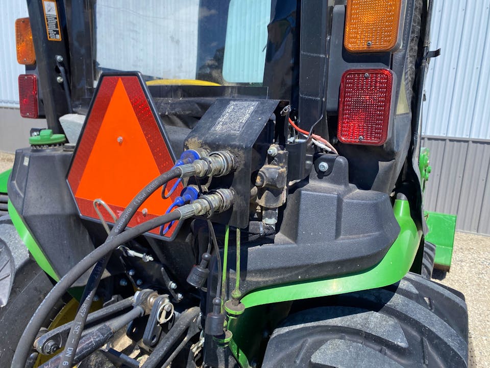 John Deere 3025E