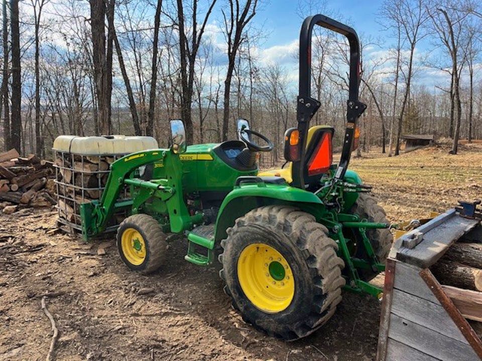 John Deere 3033R