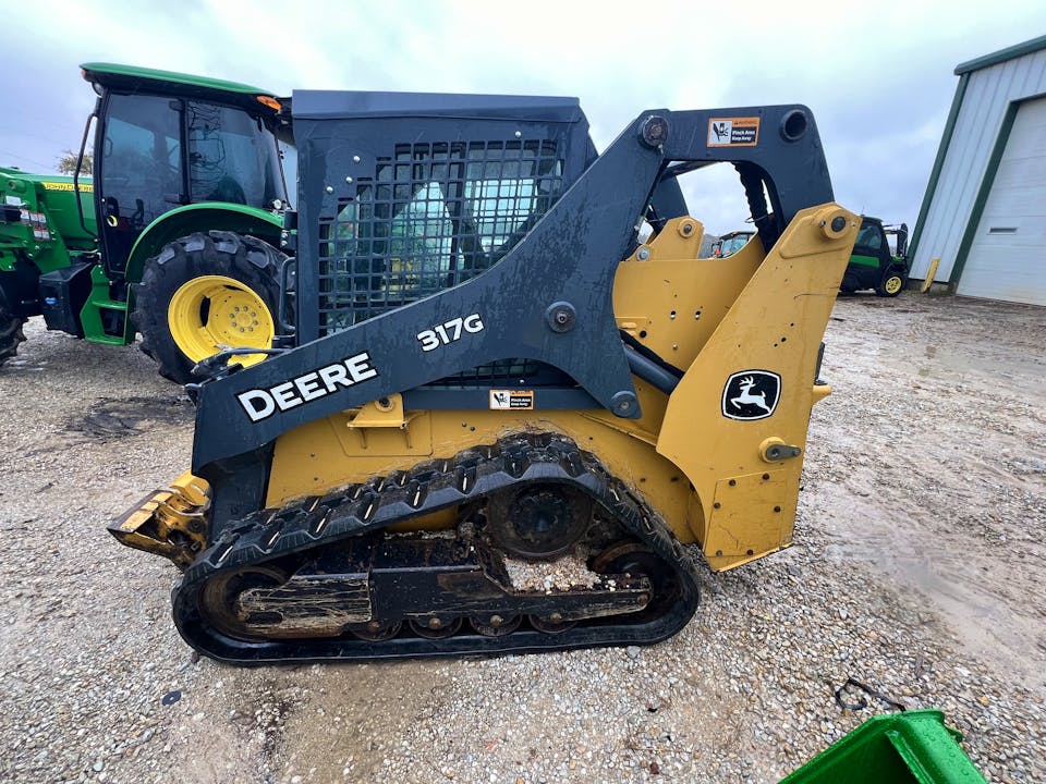 John Deere 317G