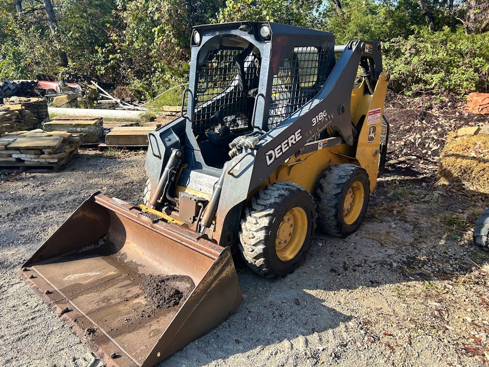 2018-john-deere-318g-333051