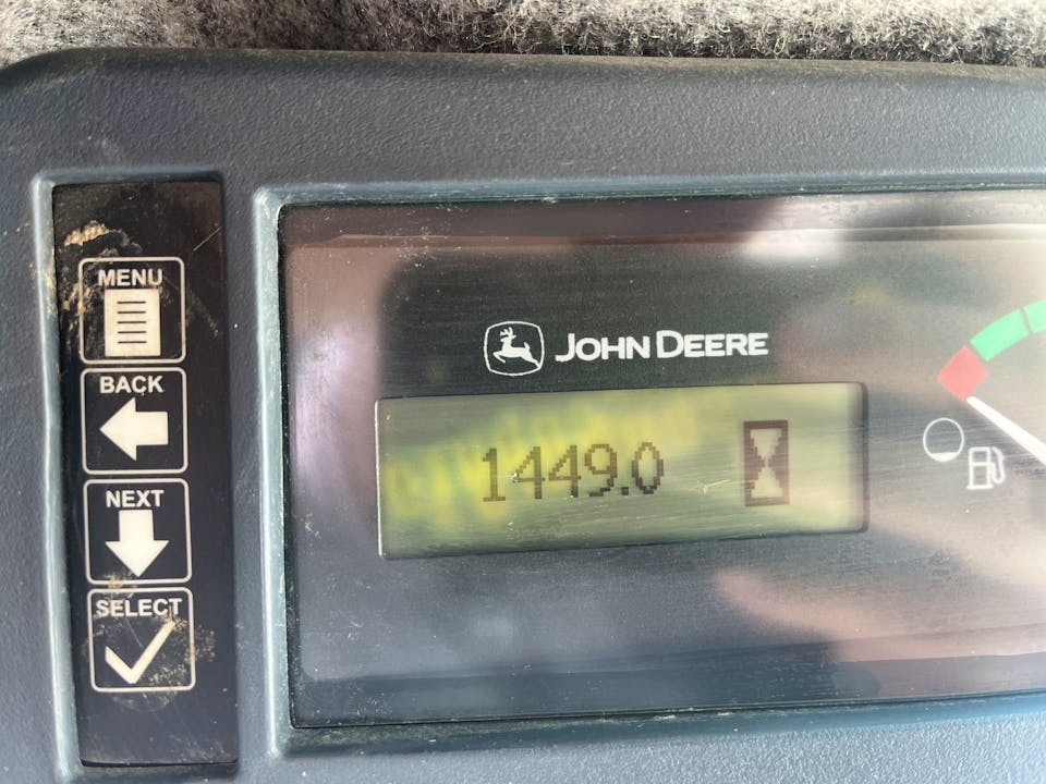 John Deere 323E