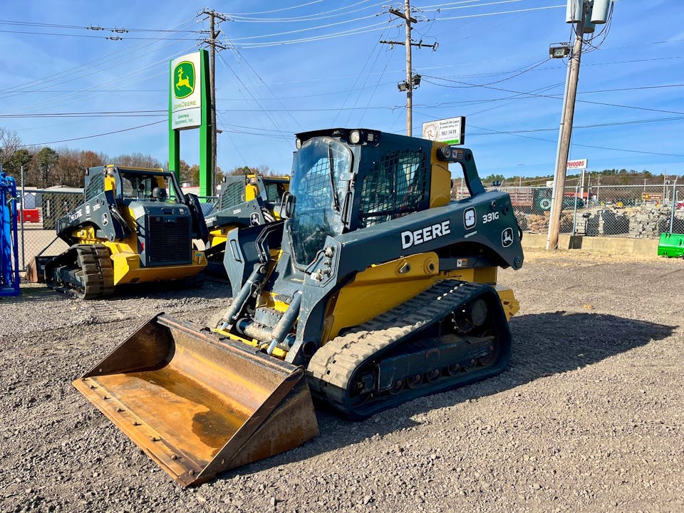 John Deere 331G