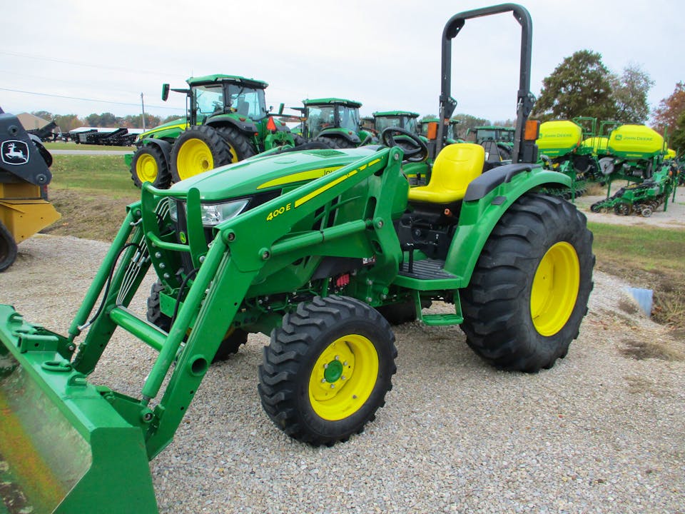John Deere 4044M