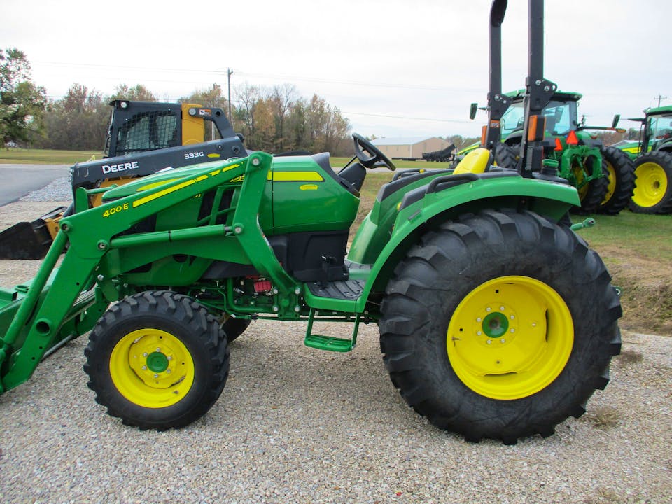 John Deere 4044M