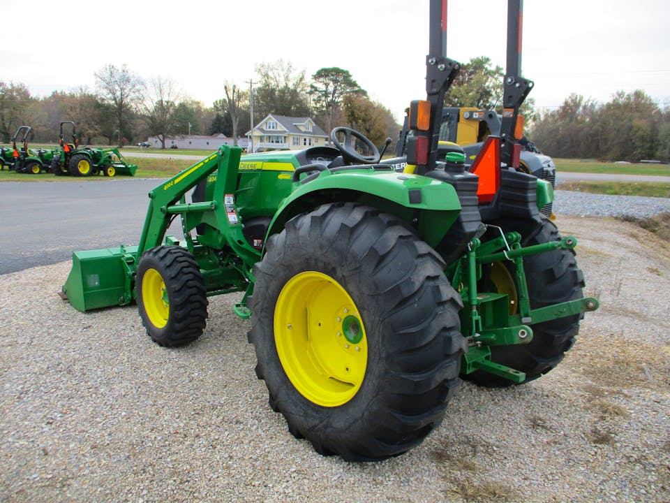 John Deere 4044M