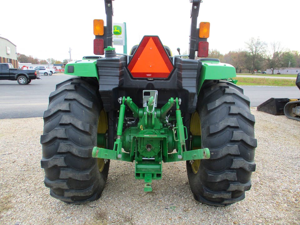 John Deere 4044M