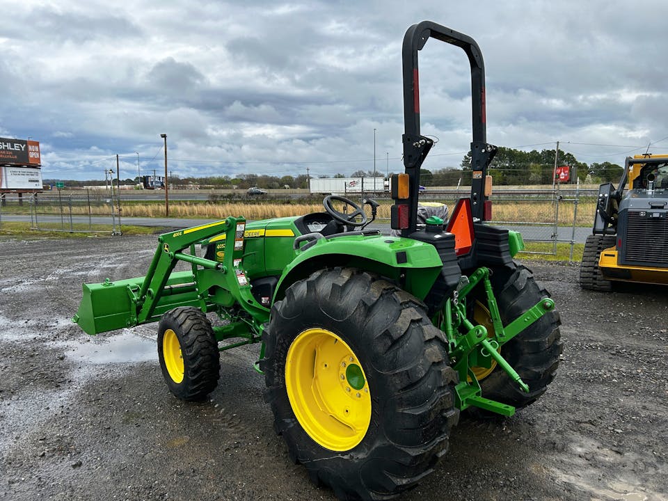John Deere 4052M