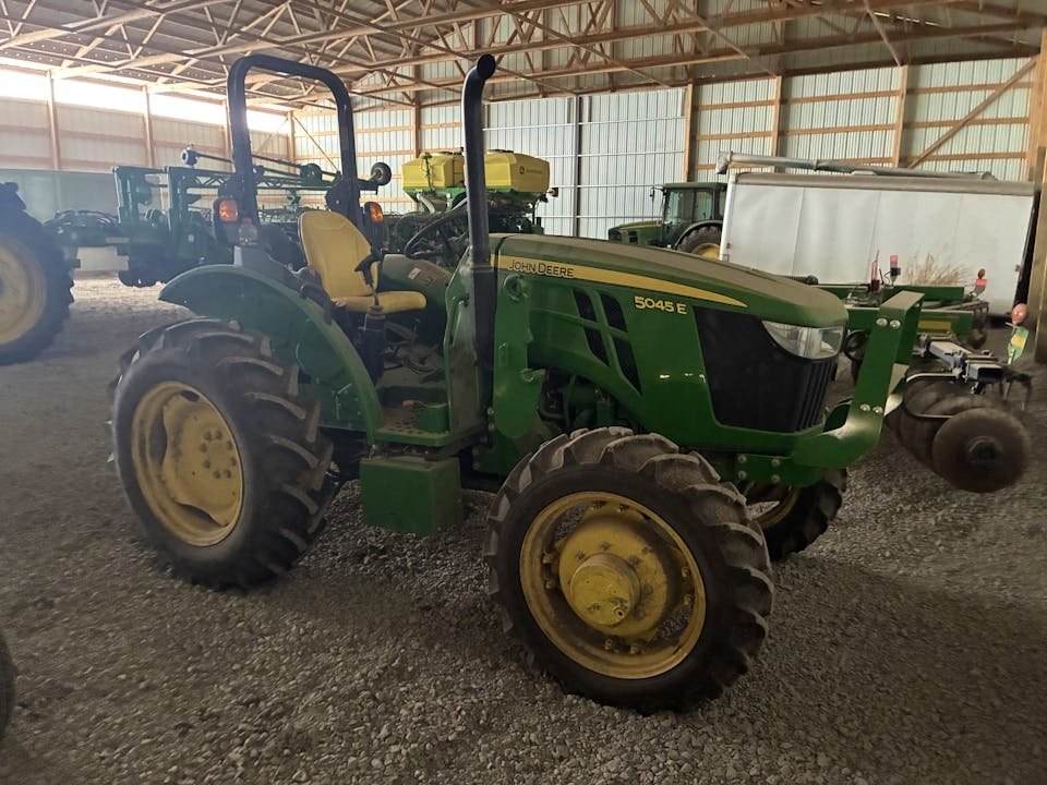John Deere 5045E