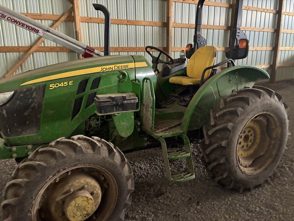 John Deere 5045E