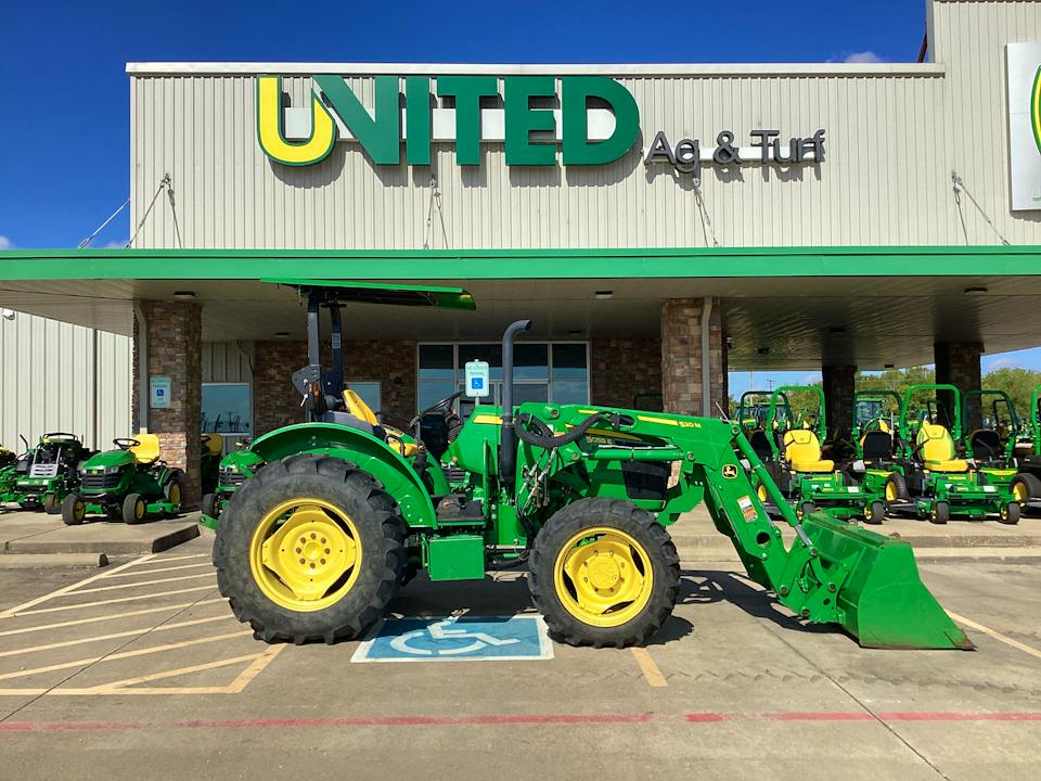 John Deere 5055E