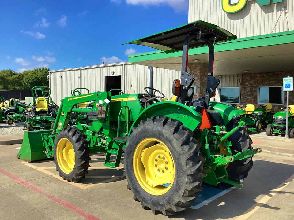 John Deere 5055E
