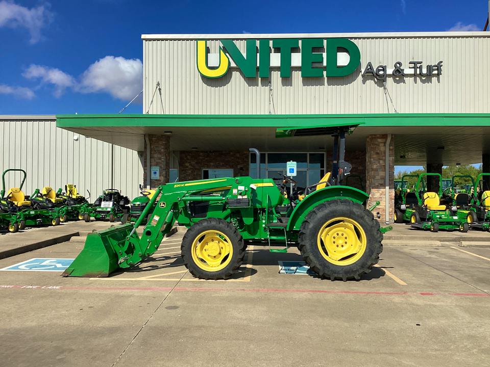 John Deere 5055E