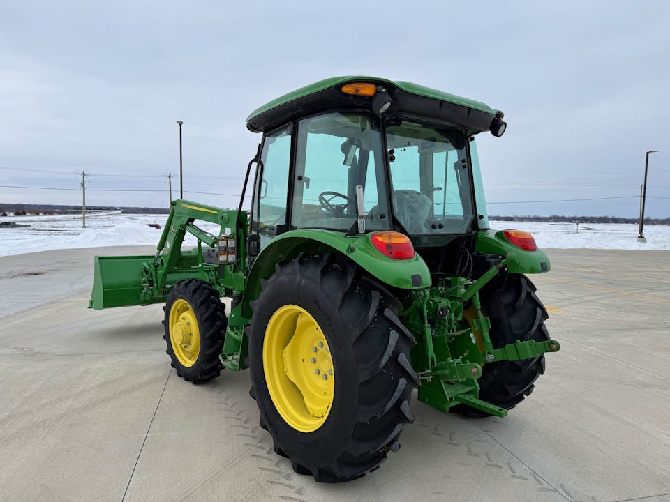 John Deere 5075E