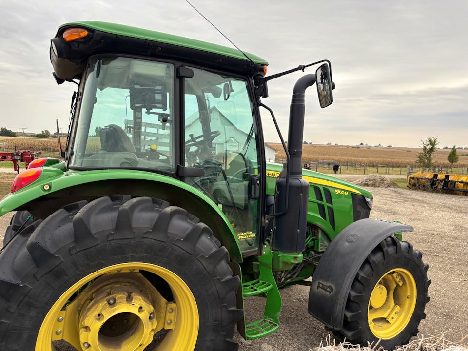 John Deere 5100M