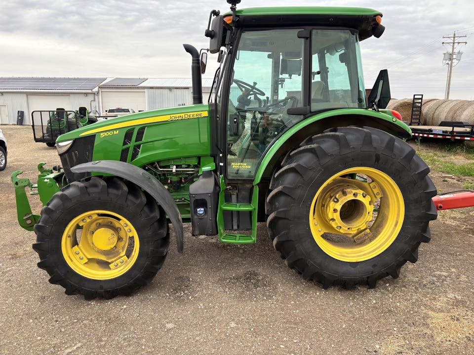 John Deere 5100M