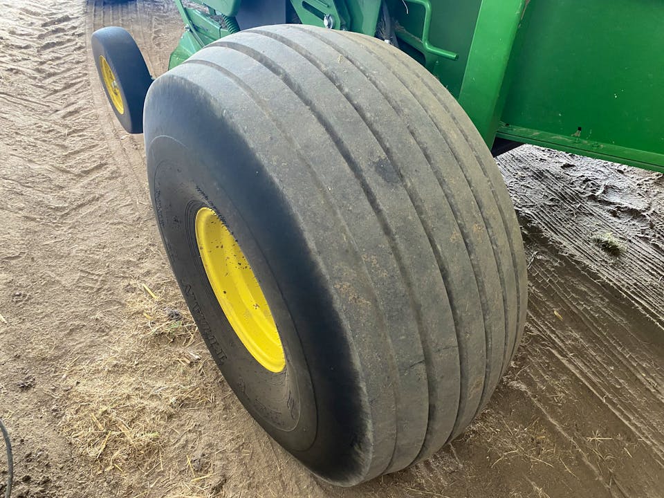 John Deere 560M