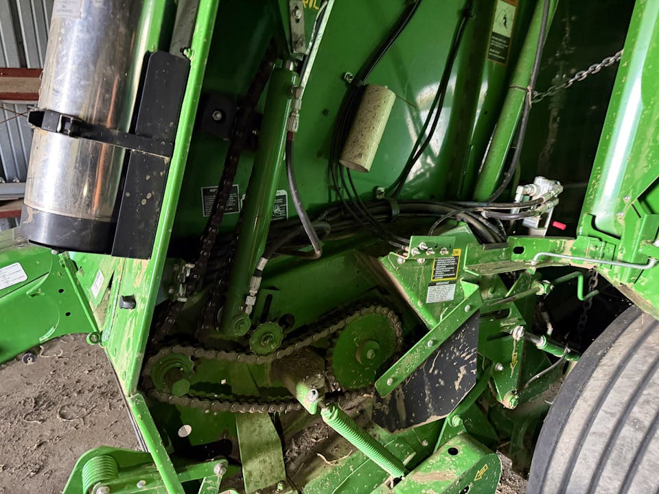 John Deere 560M