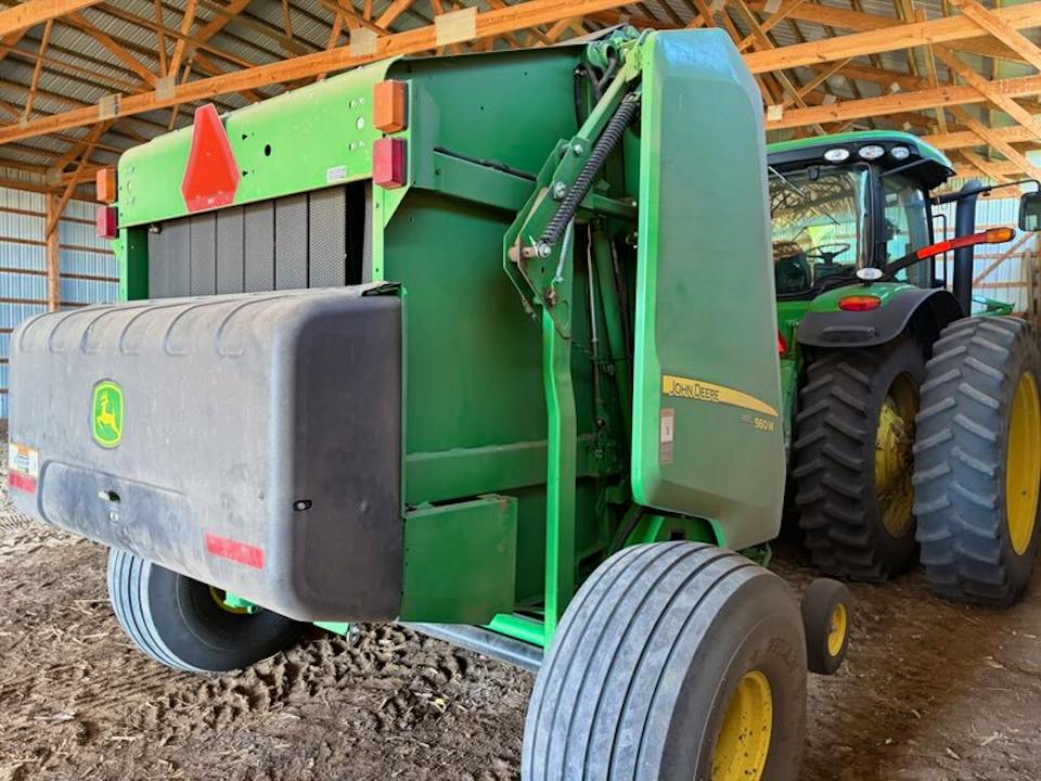John Deere 560M