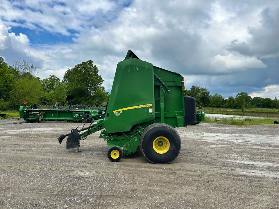 John Deere 560M