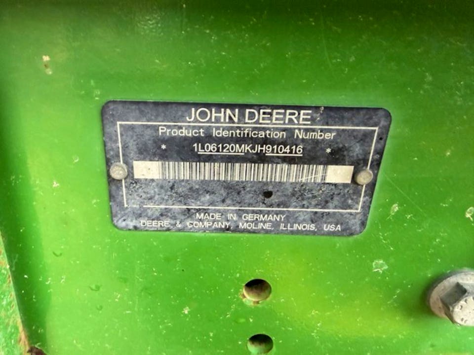 John Deere 6120M