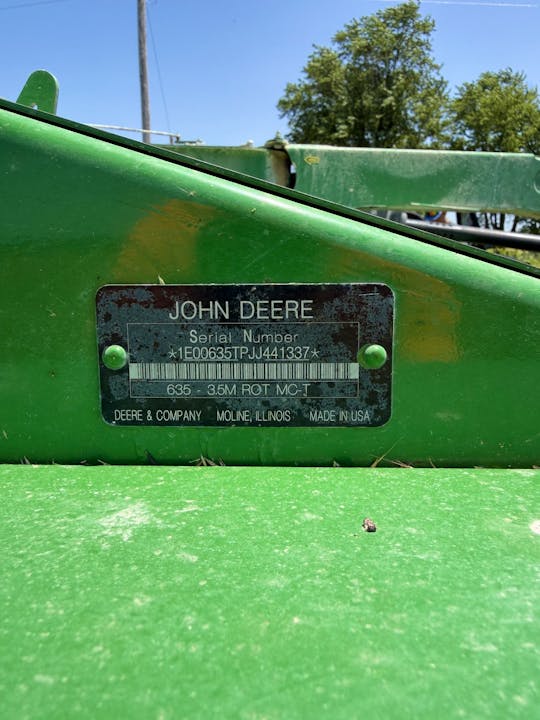 John Deere 635
