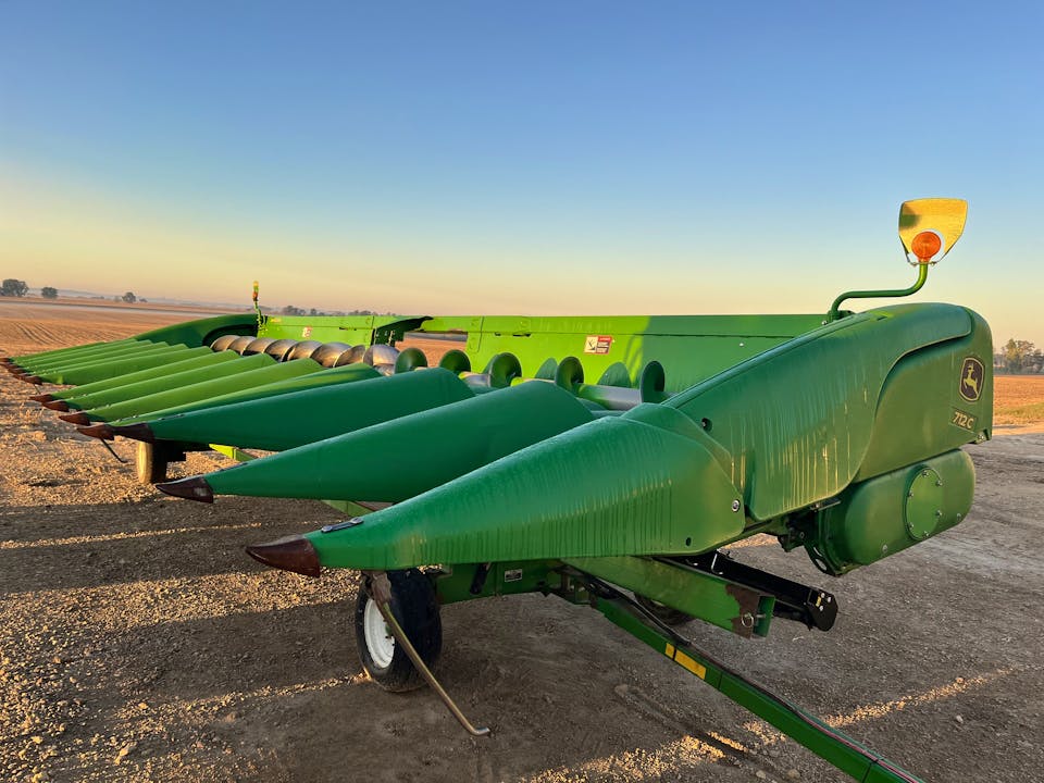 John Deere 712C