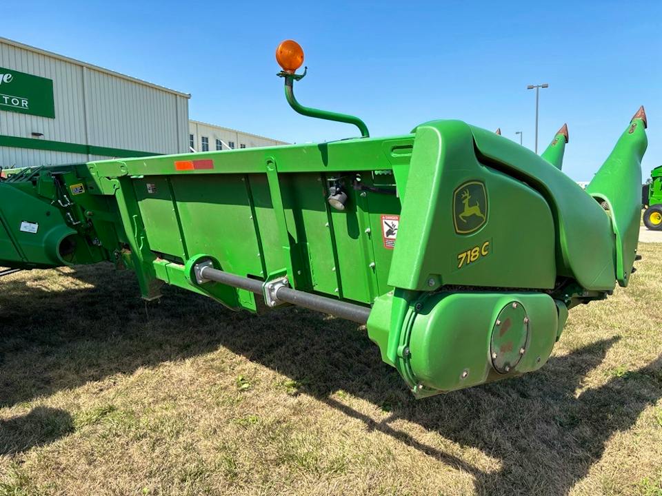 John Deere 718C