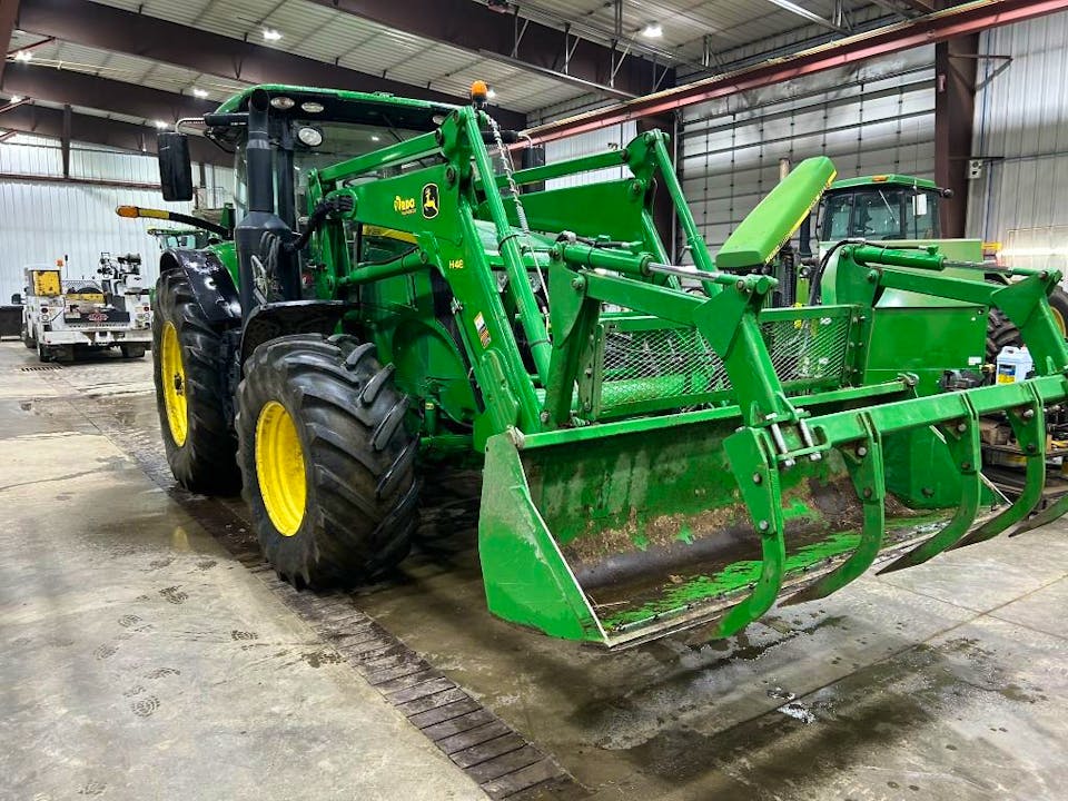 John Deere 7210R
