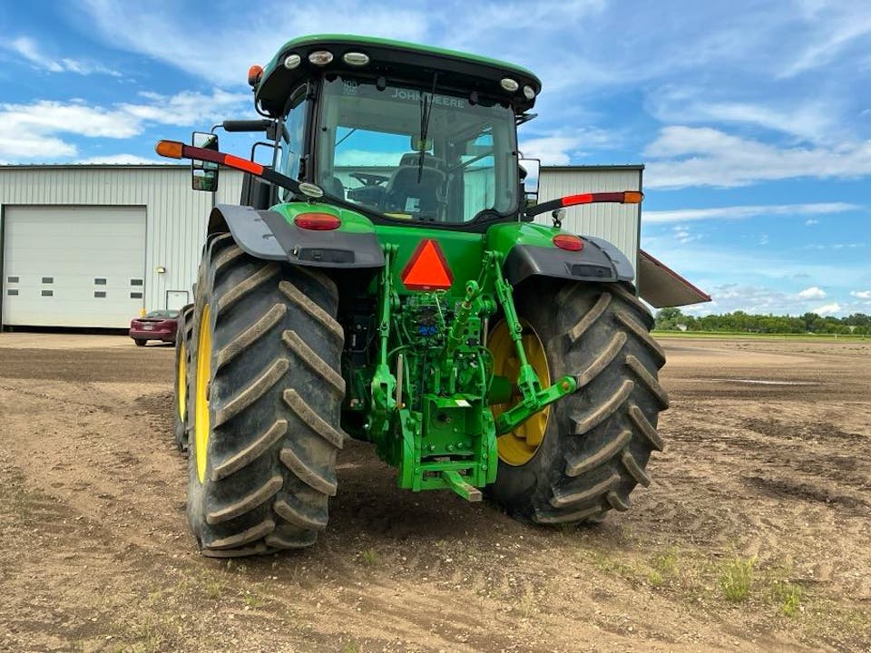 John Deere 7210R
