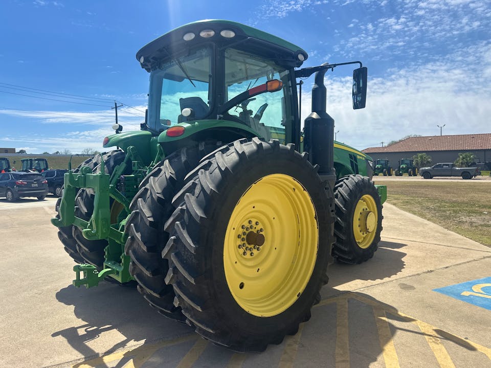 John Deere 8245R