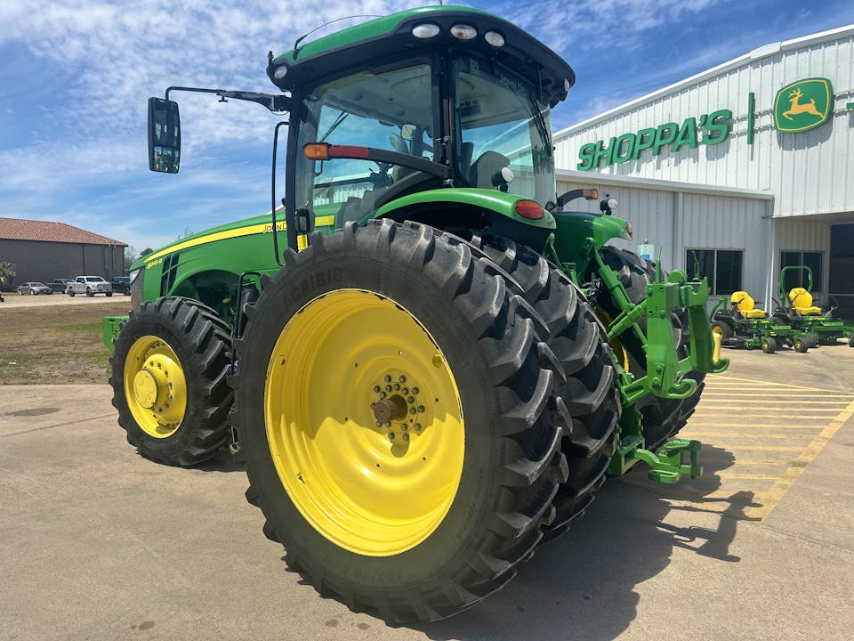 John Deere 8245R