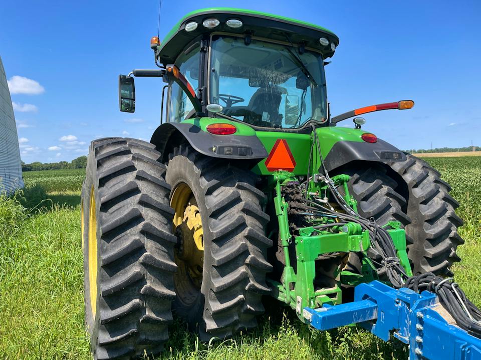 John Deere 8245R