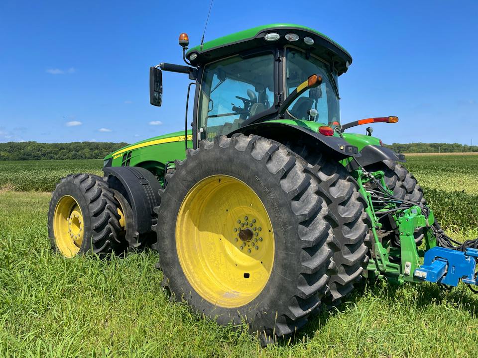 John Deere 8245R