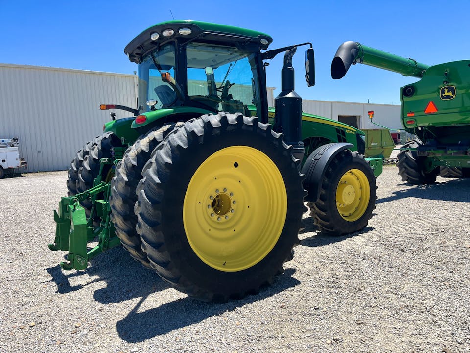 John Deere 8270R