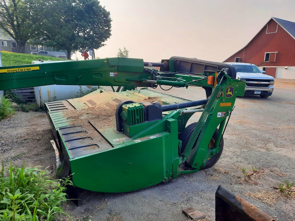 John Deere 835