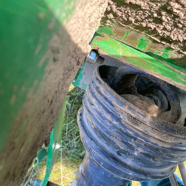 John Deere L341