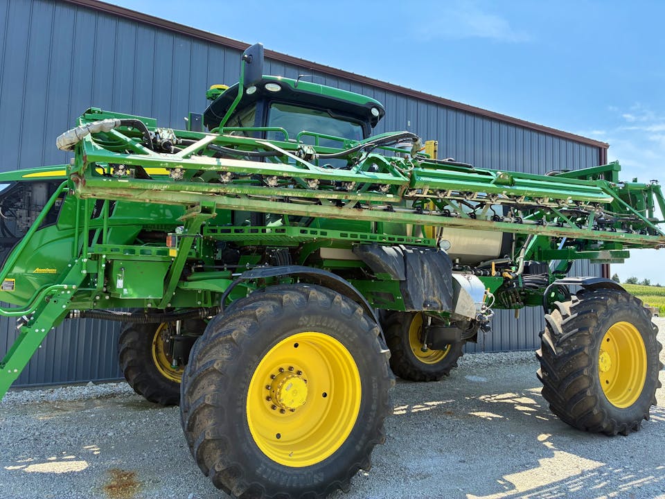 John Deere R4038