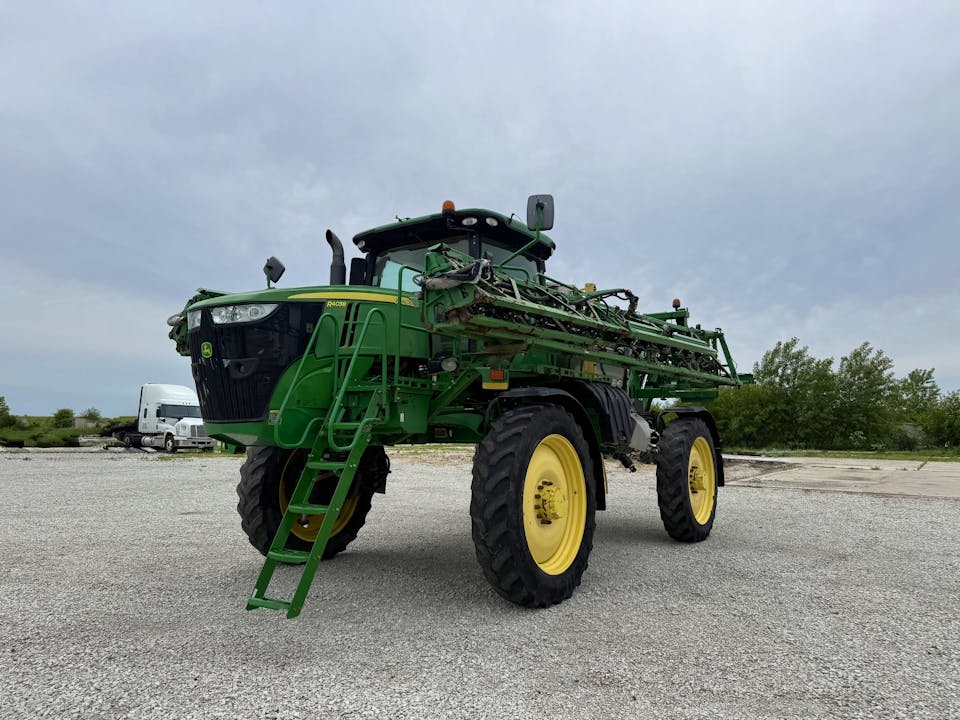 John Deere R4038