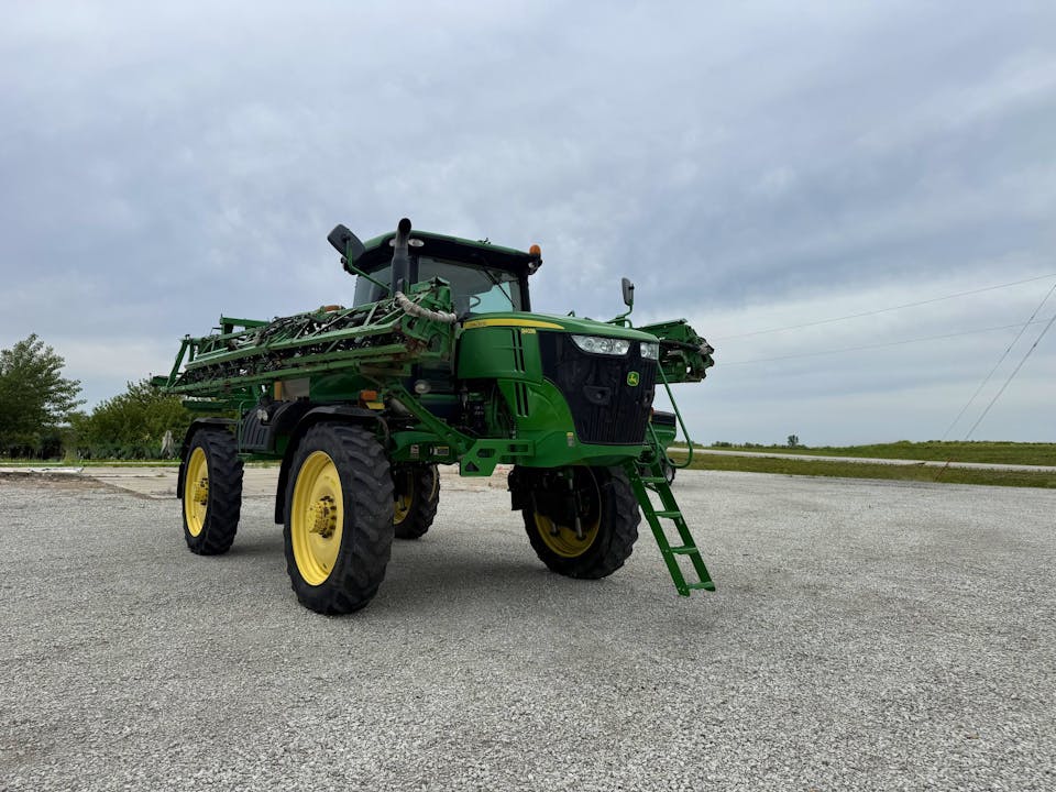 John Deere R4038