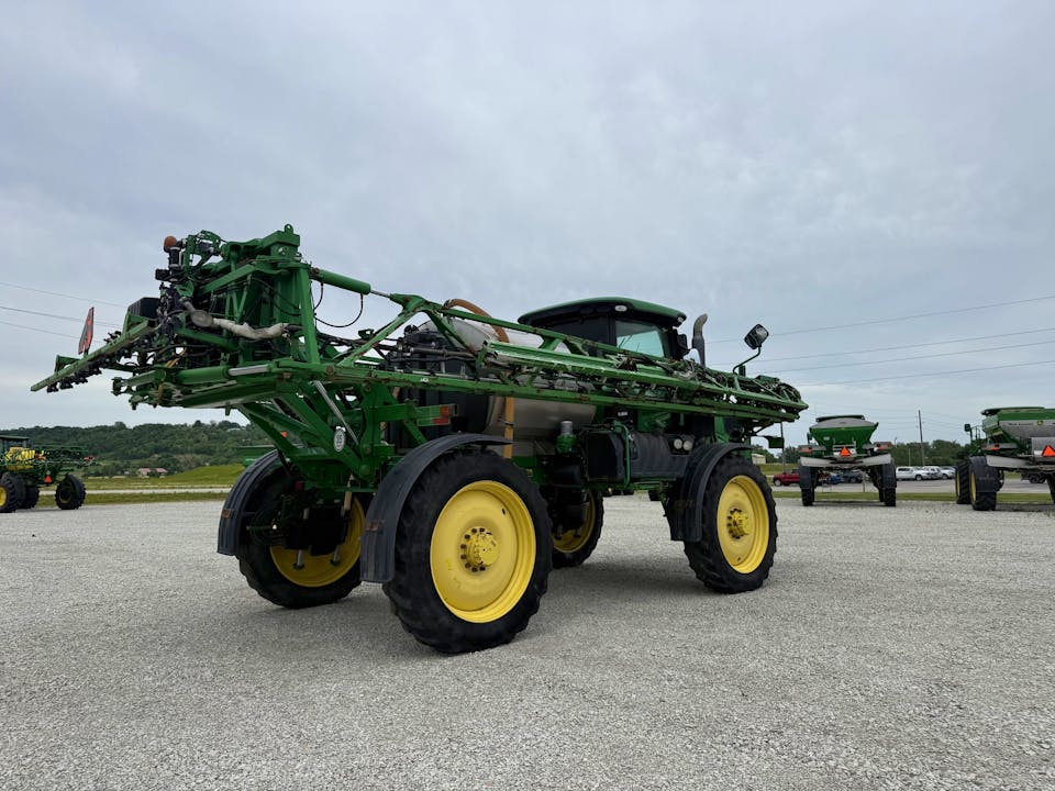 John Deere R4038