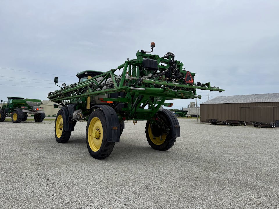 John Deere R4038